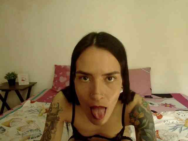 EmmaHerby1 webcam