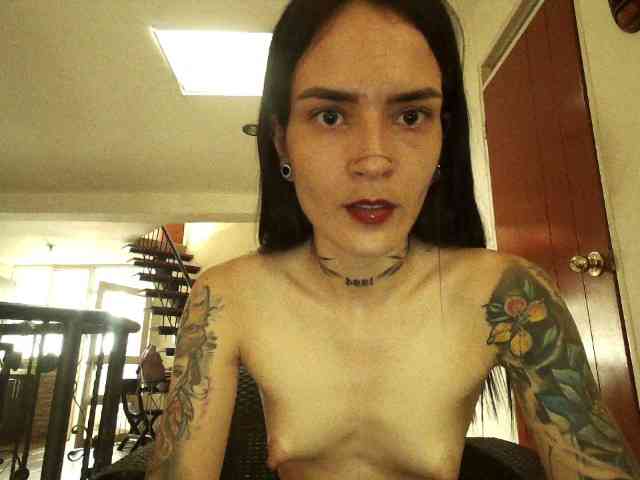 EmmaHerby1 webcam