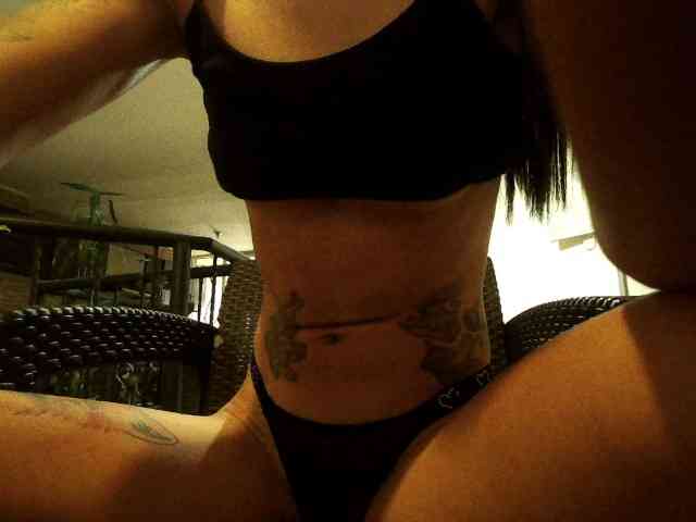 EmmaHerby1 webcam