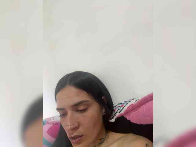 EmmaHerby1 webcam