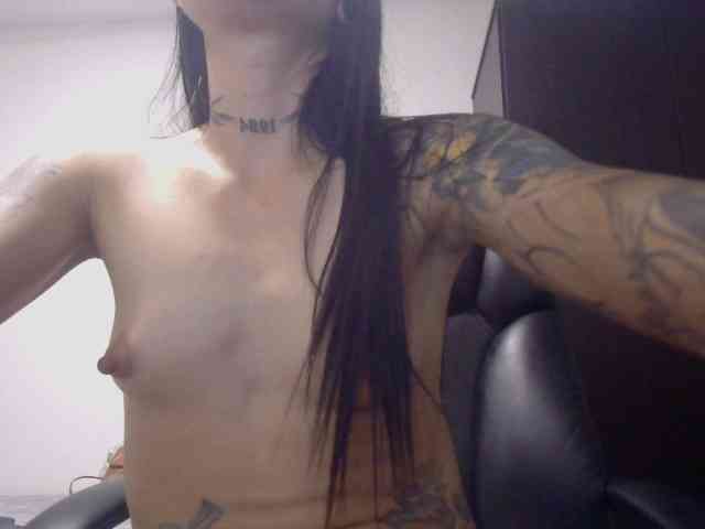 EmmaHerby1 webcam