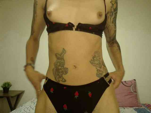 EmmaHerby1 webcam
