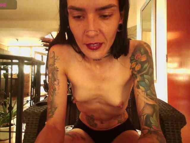 EmmaHerby1 webcam