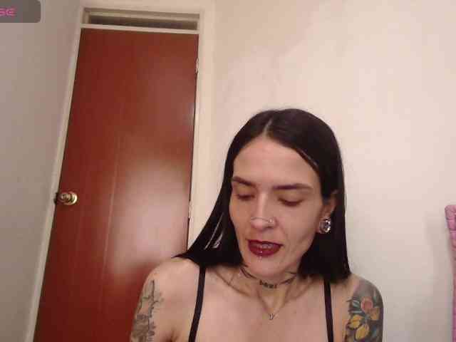 EmmaHerby1 webcam