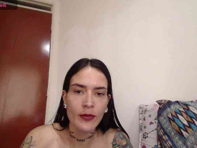 emmaherby1 Live Webcam on BongaCams