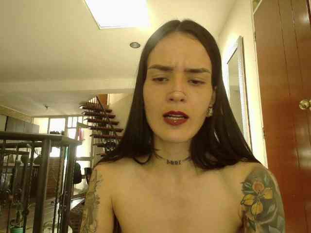 EmmaHerby1 webcam