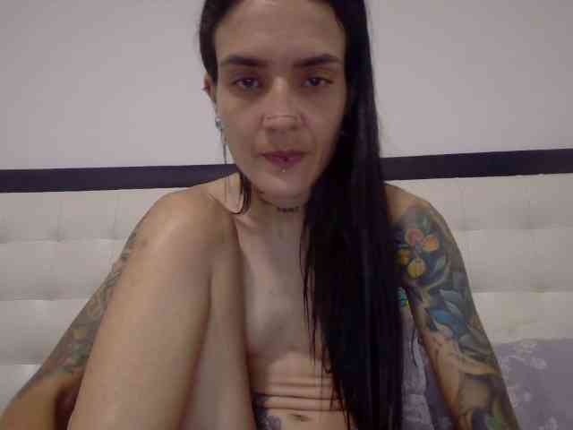 EmmaHerby1 webcam