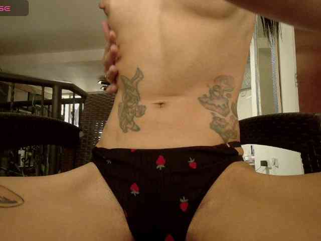EmmaHerby1 webcam