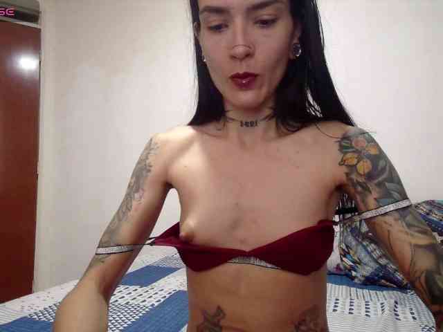 emmaherby1 Live Webcam on BongaCams