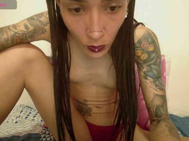 EmmaHerby1 webcam
