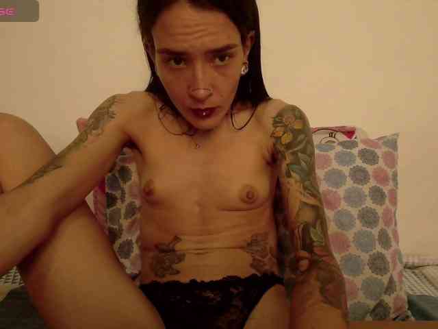 EmmaHerby1 webcam