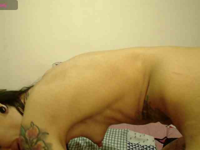 EmmaHerby1 webcam