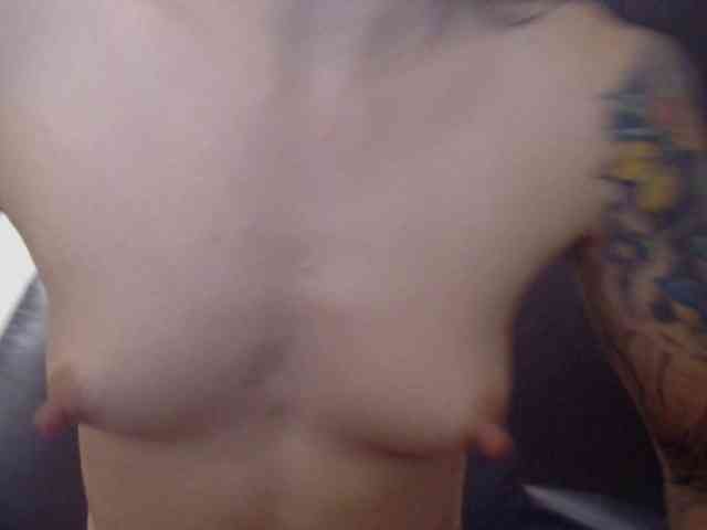 EmmaHerby1 webcam