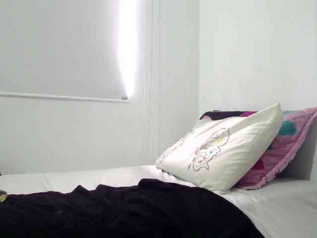 EmmaHerby1 webcam