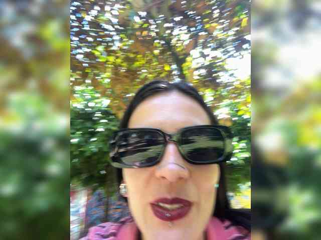 EmmaHerby1 webcam