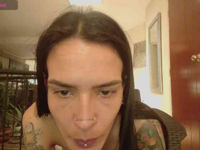 EmmaHerby1 webcam