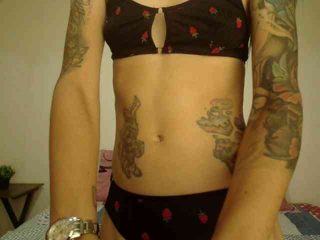 EmmaHerby1 webcam