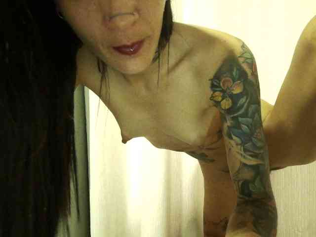 EmmaHerby1 webcam
