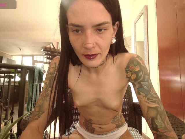 EmmaHerby1 webcam