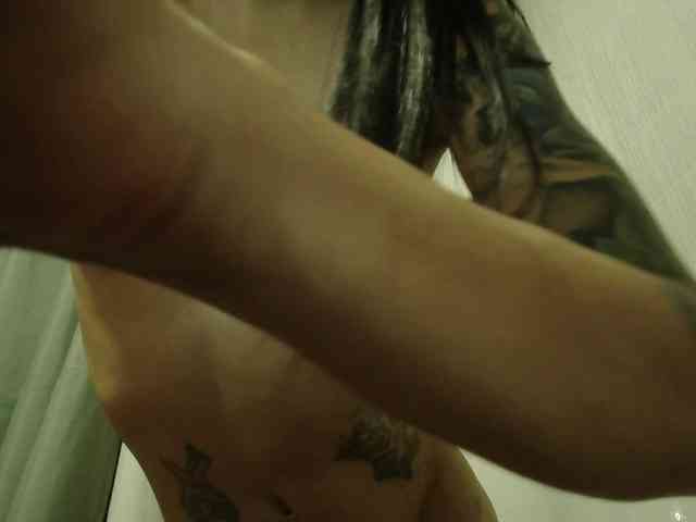 EmmaHerby1 webcam