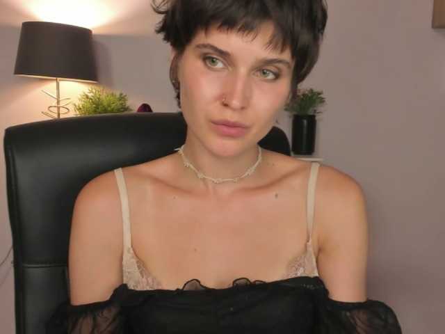 soft-sarah live cam on BongaCams