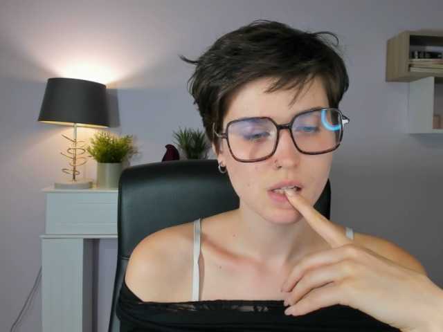 soft-sarah live cam on BongaCams