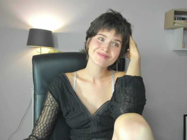 soft-sarah live webcam show