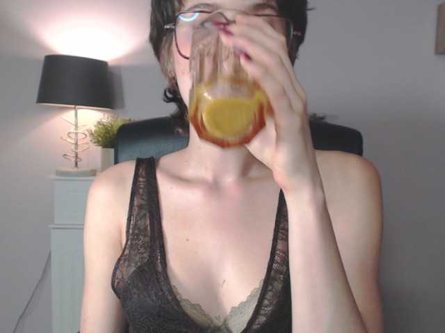 soft-sarah live cam on BongaCams