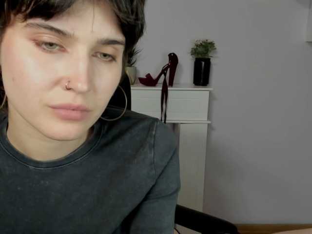 le modèle Soft-Sarah est en webcam porno dans un show sur le site bongacams, il possède les tags suivants: White/Caucasian,Brunette,Trimmed