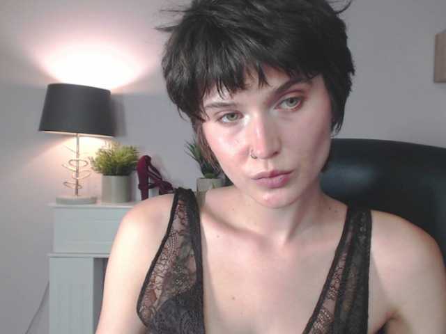 soft-sarah live cam on BongaCams