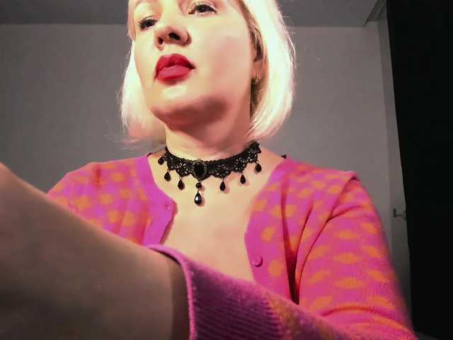 i-am-angela's BongaCams show and profile