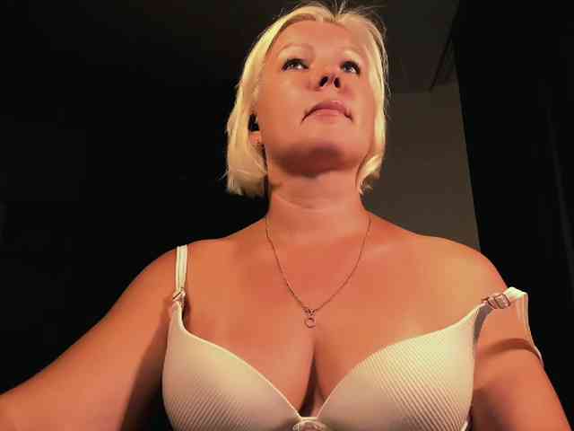 AngelaAngela webcam