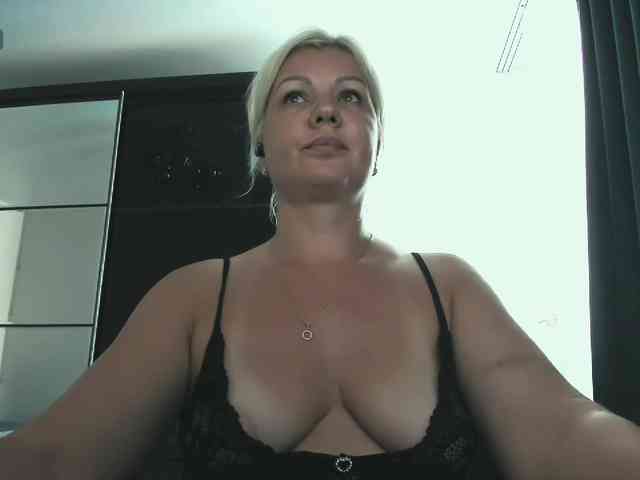 AngelaAngela webcam