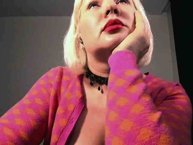 AngelaAngela (Angelame, Angelaroberti4, I-Am-Angela)