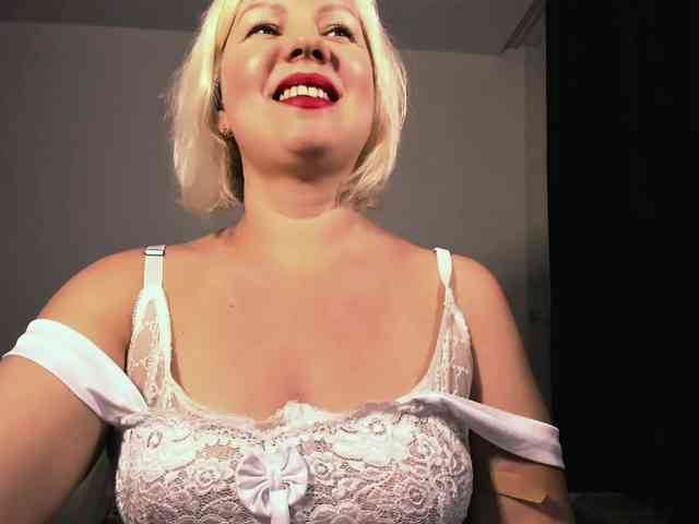 AngelaAngela webcam