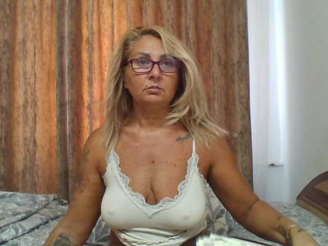 Sex chat gratuit in direct cu chaudeevely pe BongaCams