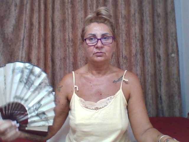 ChaudeEvely webcam