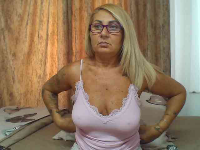 ChaudeEvely webcam