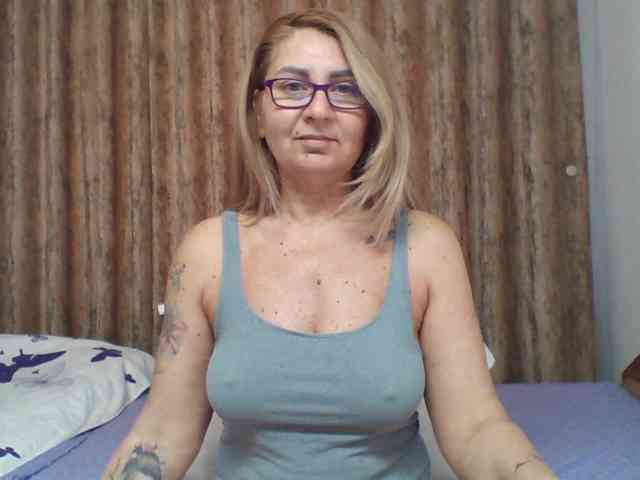 ChaudeEvely webcam