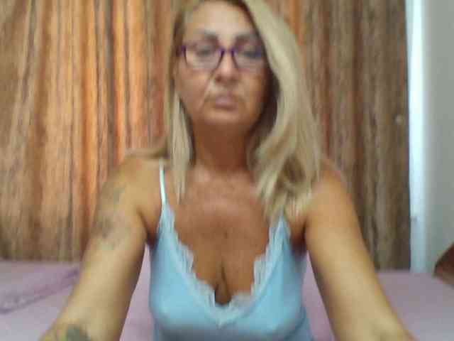 ChaudeEvely webcam