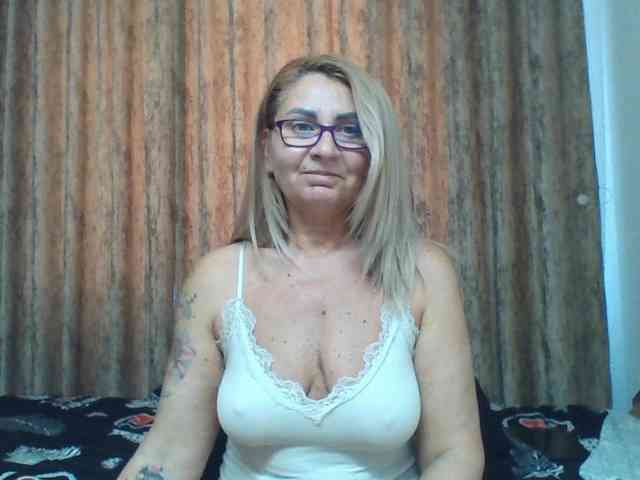 ChaudeEvely webcam