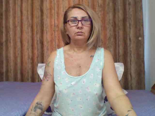 ChaudeEvely webcam
