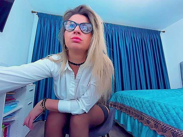 MissLusy live cam preview