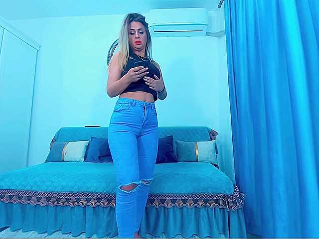 le modèle MissLusy est en webcam porno dans un show sur le site bongacams, il possède les tags suivants: White/Caucasian,Blonde,Shaved