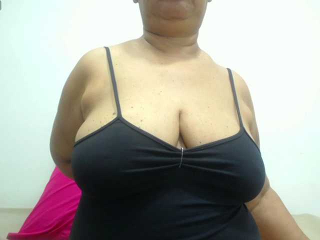 milfpleasure1 live cam on BongaCams