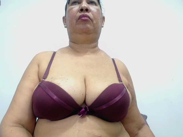 milfpleasure1 live cam on BongaCams
