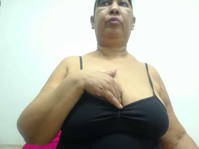 MilfPleasure1 live cam preview