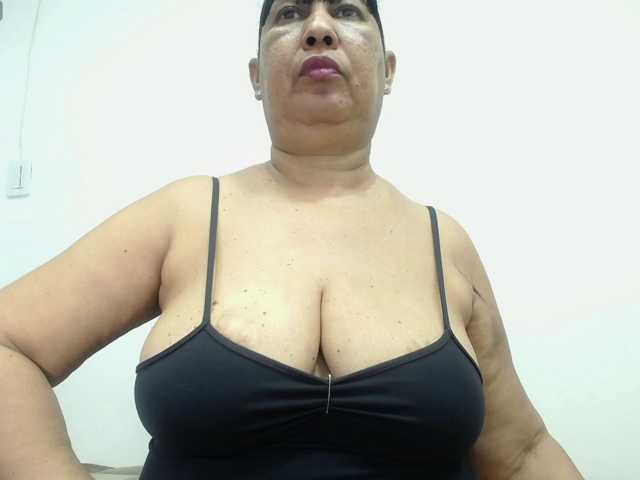 milfpleasure1 live cam on BongaCams
