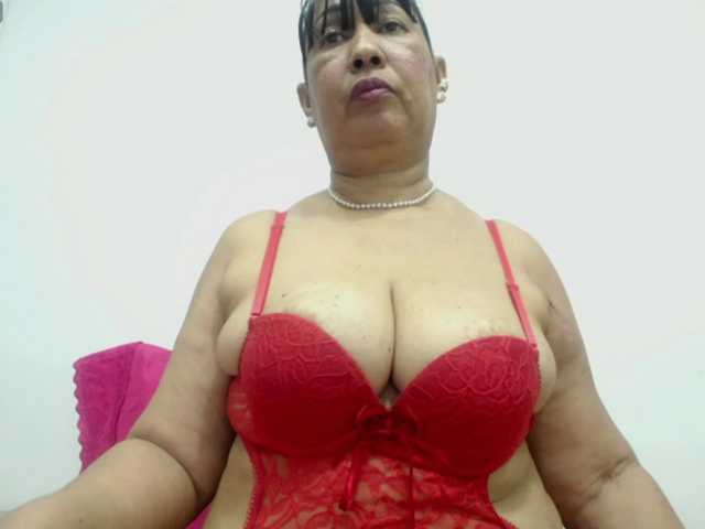 milfpleasure1 live cam on BongaCams