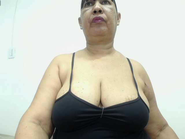 milfpleasure1 live cam on BongaCams